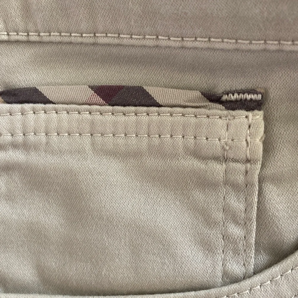 Burberry Light Beige Khaki Pants - Picture 5 of 13